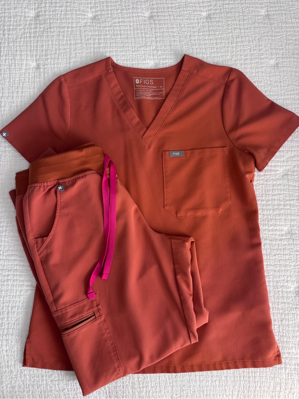 Figs Women's Scrub Set in Terracotta